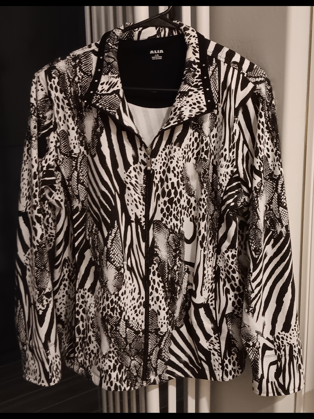 Alia Black & White Animal-Print Jacket with Side Pockets.